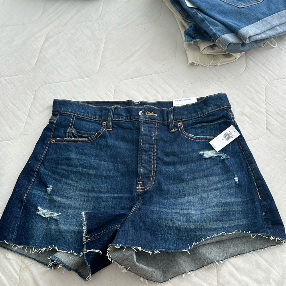 BRAND NEW Old Navy Size 12 Dark Wash Jean shorts